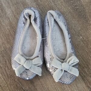 3/$20 Girls silver grey glitter sparkly sequin cozy Moccasin Slippers Size 12-13